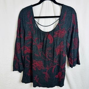 Lucky Brand Blouse Gray Red Embroidery Medium Scoop Neck Three Quarters‎ Sleeves